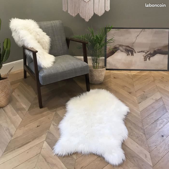 Tapis design fourrure blanc (image 1)