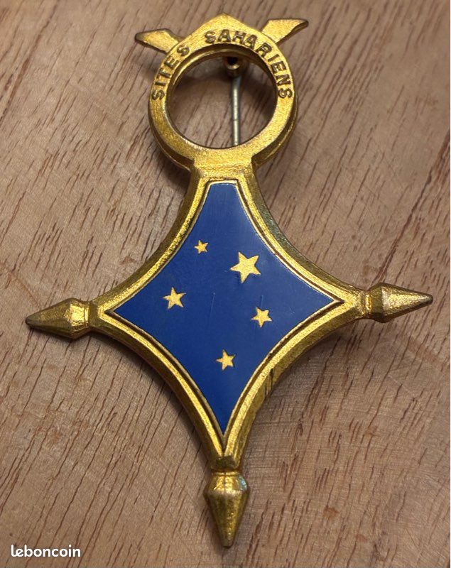 Insigne de la 13° Division Militaire. Drago Paris