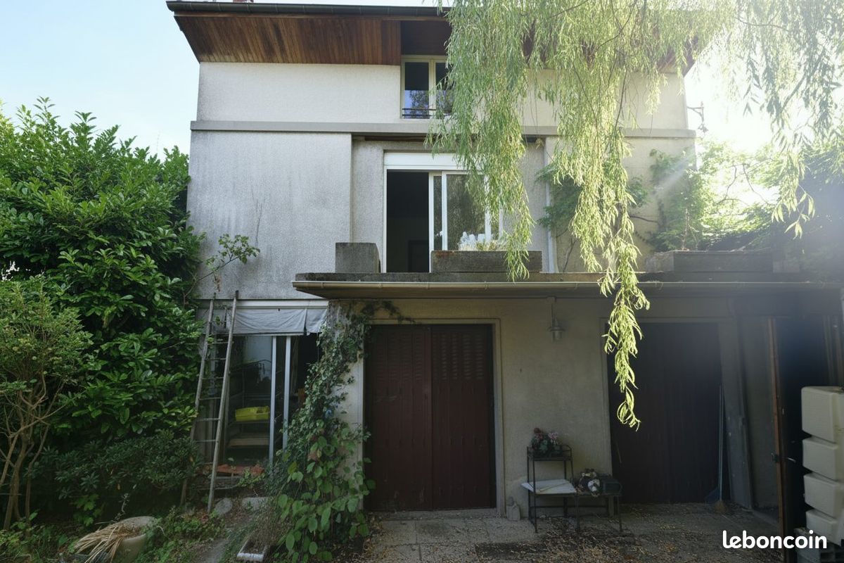 Maison 8 pièces 213 m² · à Morsang-sur-Orge · 213 m² · 300 000 €