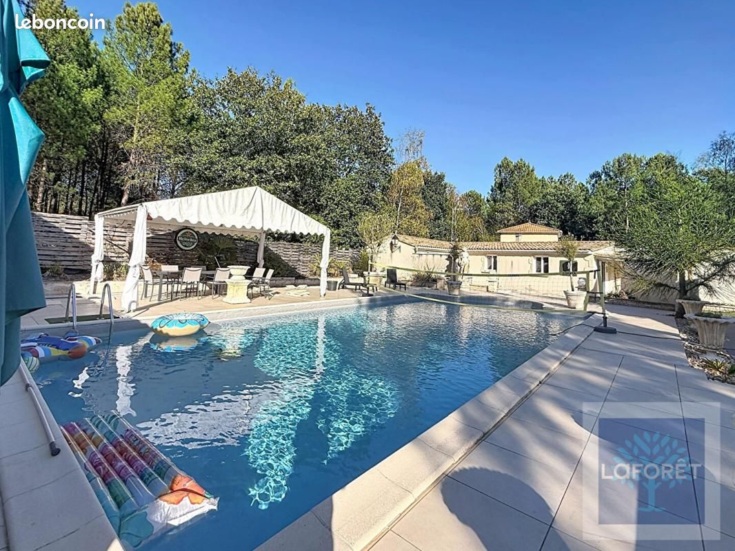 Maison 6 pièces 282 m² · à Montendre · 282 m² · 475 000 €