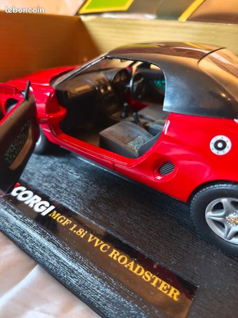 Corgi 1/18 Diecast 46701 - MGF Hard Top - Flame Red - Miniature De Collection