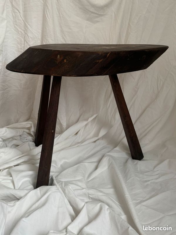 Table en bois (image 1)