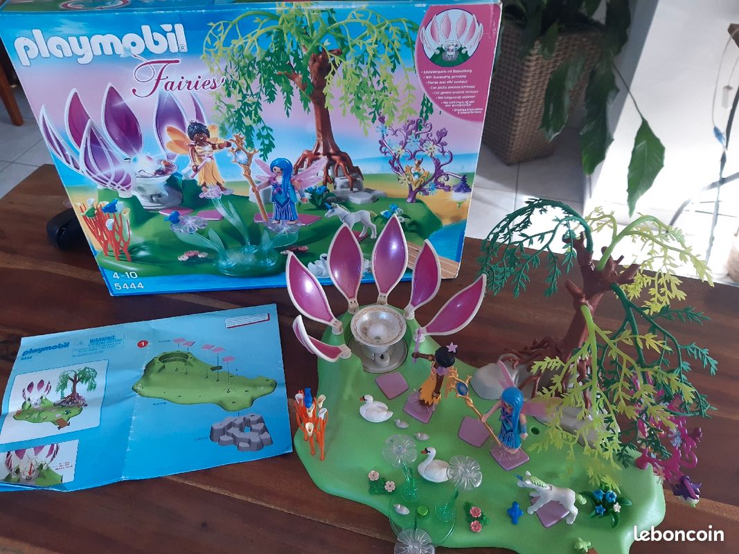 Playmobil Fairies 5444 L'île aux fées avec fontaine de pierres