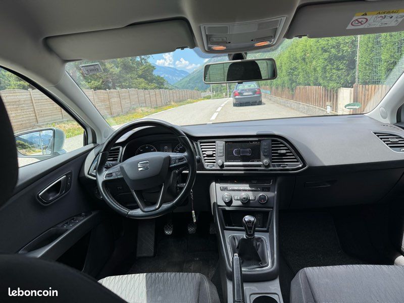Seat Leon ST 2.0 TDI 150 4Drive BVM6 Style - Attelage - Révisée - Suivi complet - 4 roues motrices (image 3)