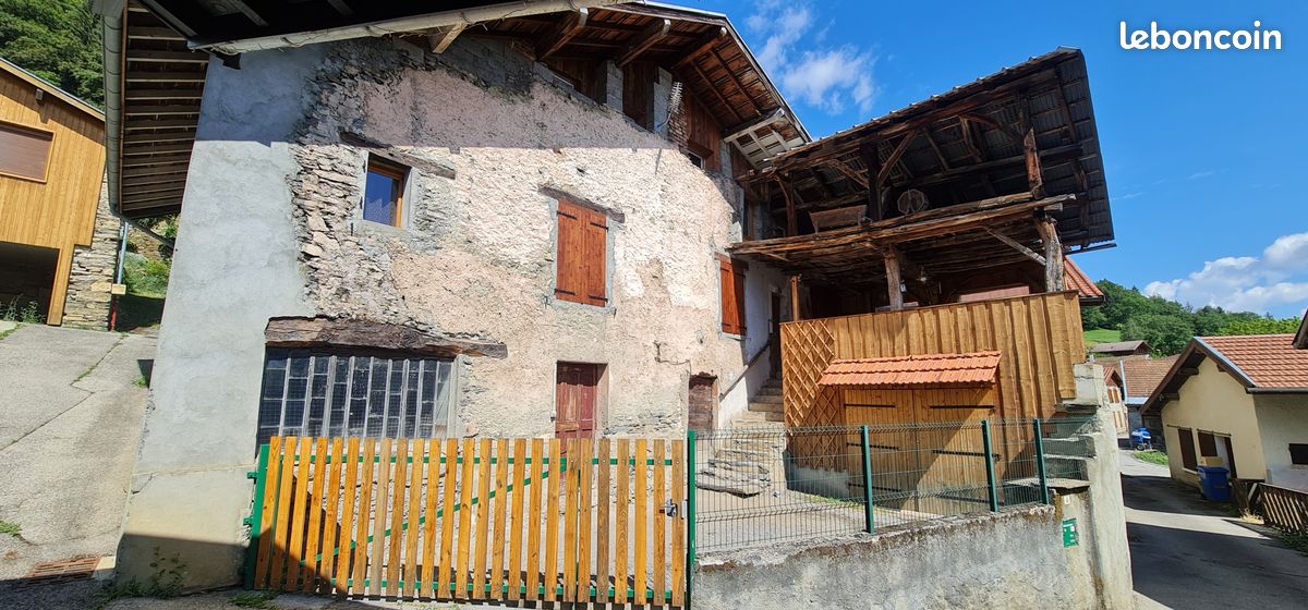 Maison 4 pièces 100 m² · au Moutaret · 100 m² · 160 000 €