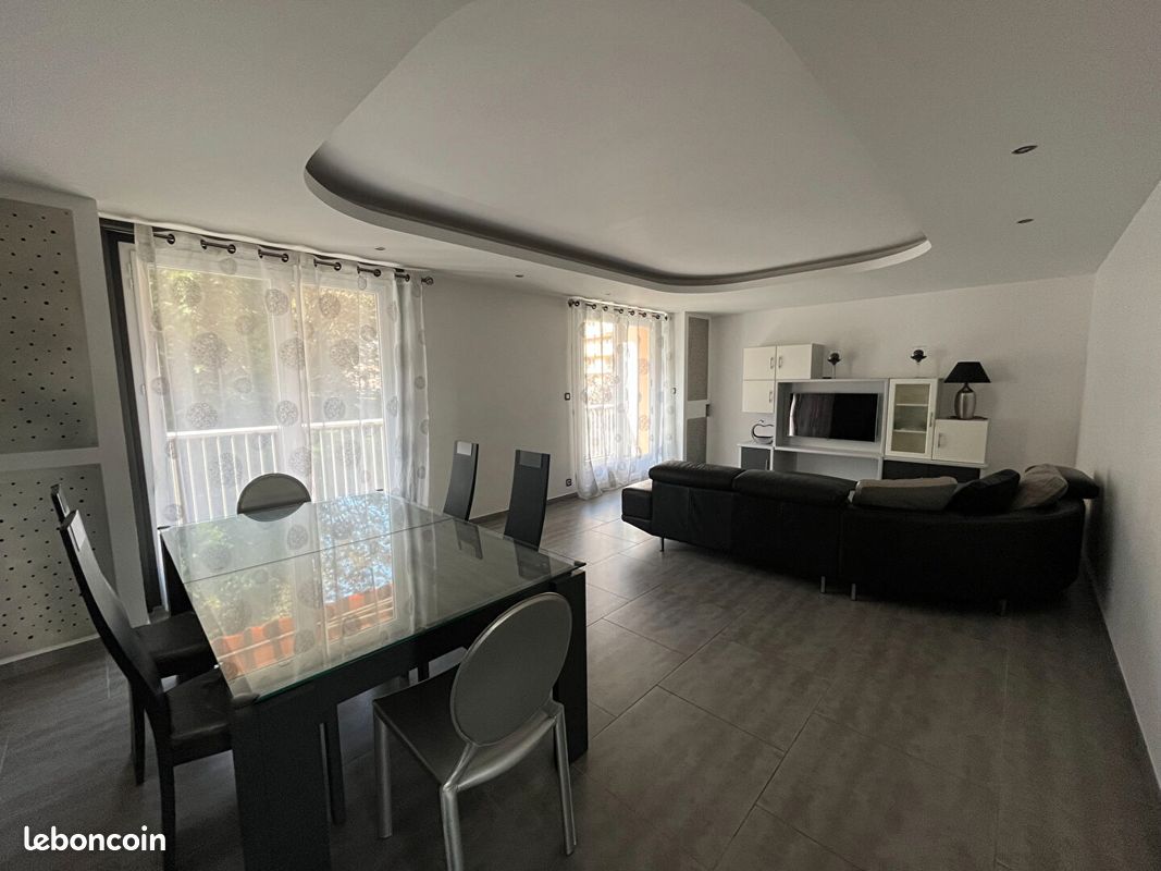 Appartement 4 pièces 102 m² · à Saint-Étienne · 102 m² · 910 €/mois