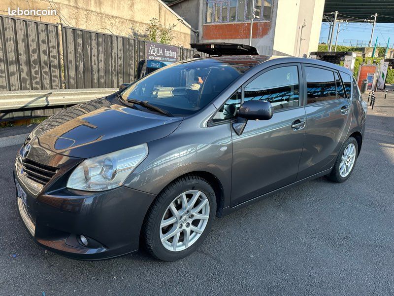 Toyota verso (image 1)