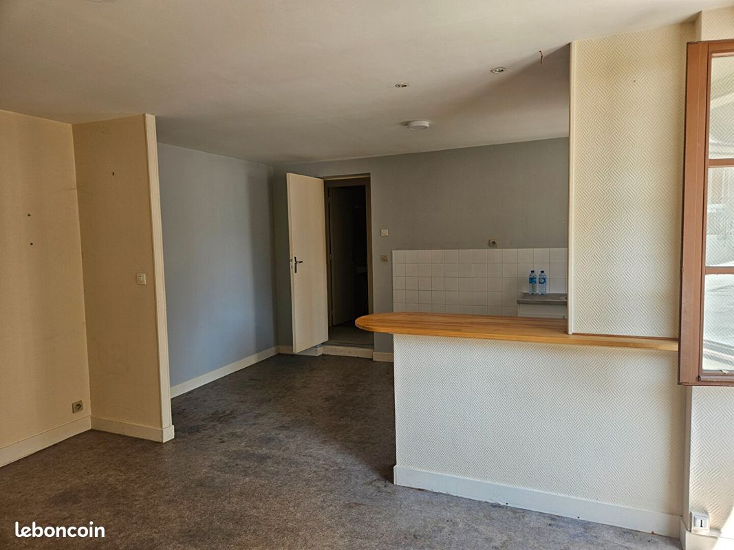 Appartement 2 pièces 38 m² · à Châtillon-sur-Indre · 38 m² · 350 €/mois