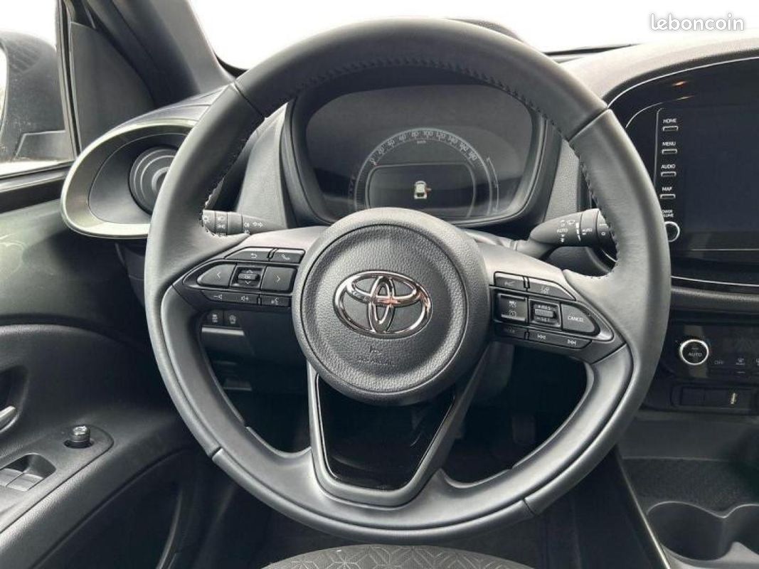 Toyota Aygo X 1.0 VVT-i 72ch Design S-CVT (image 16)
