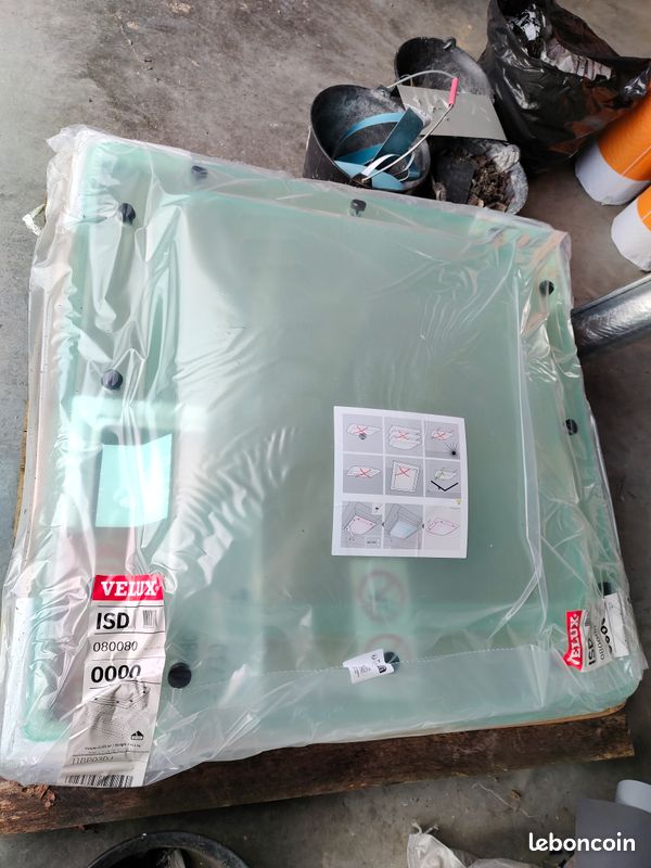 CVP – Fenêtre pour toit plat motorisée – Coupole acrylique transparente velux (image 2)