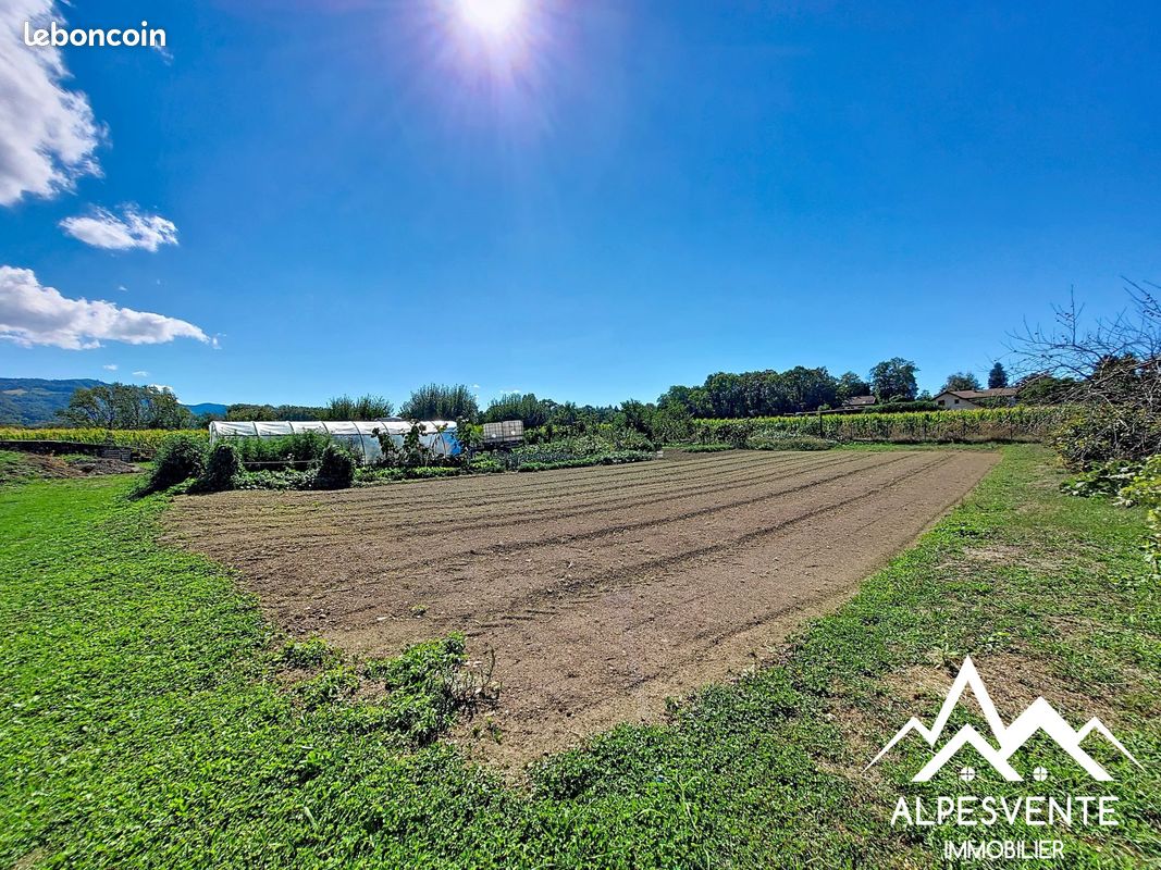 Terrain 1436 m² · à Allinges · 1 436 m² · 318 000 €