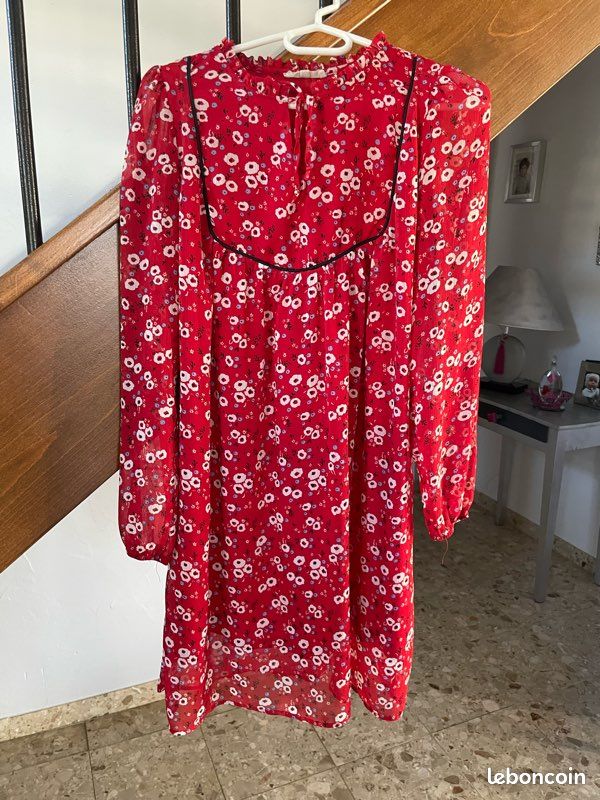 Robe fleurie femme (image 1)