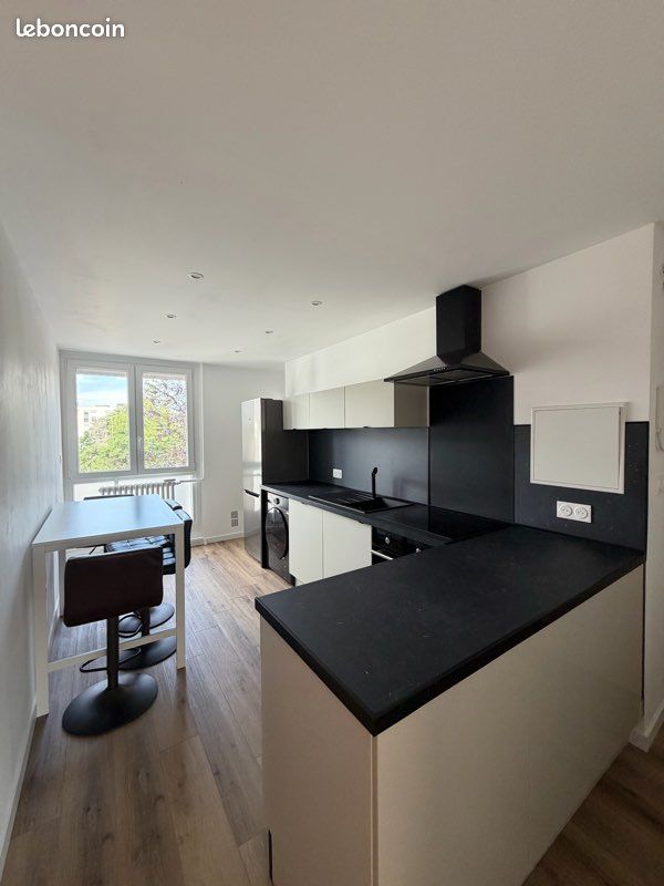 Appartement 3 pièces 70 m² · à Saint-Étienne · 70 m² · 799 €/mois
