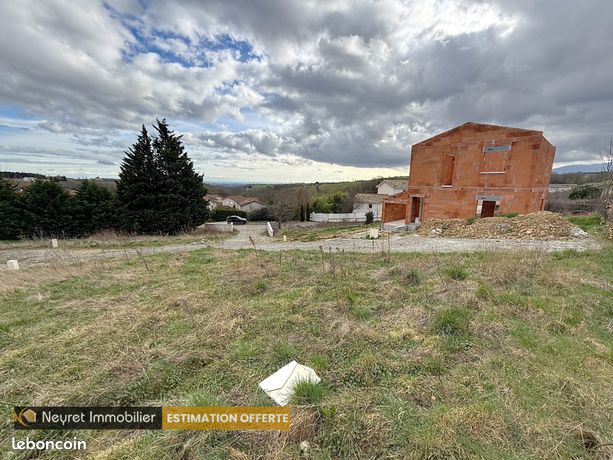 Terrain 350 m² Haies