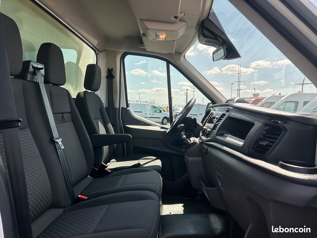 Ford Transit 2.0 ECOBLUE 130ch 3.5T Caisse Grand Volume 20m3 Hayon Elévateur Sorënsen 750kg Pack Trend Business S&S (image 10)