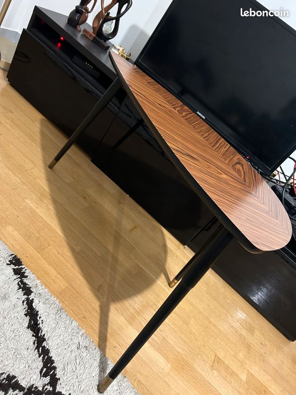 Table IKEA (image 1)