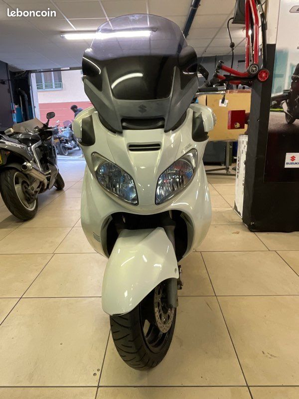 Burgman 650 - Motos
