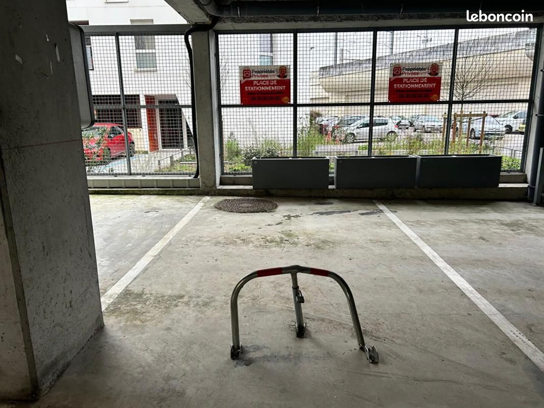 Parking 11 m² · à Cenon · 11 m² · 26 000 €