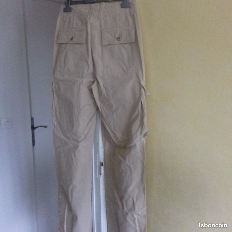 Pantalon beige femme Bershka taille 34 Vêtements