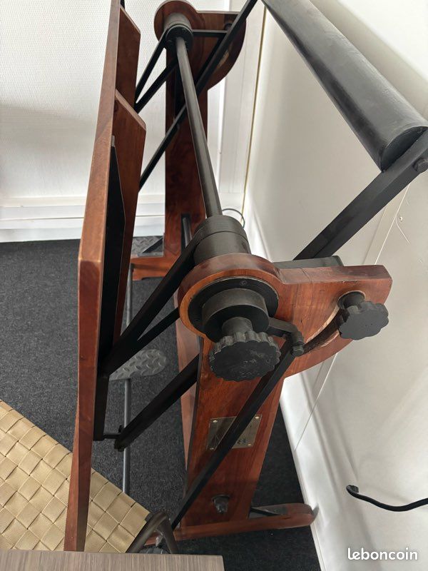 Table à dessin d’architecte 1.618 – bois massif noyer & métal – pièce unique artisanale (image 3)