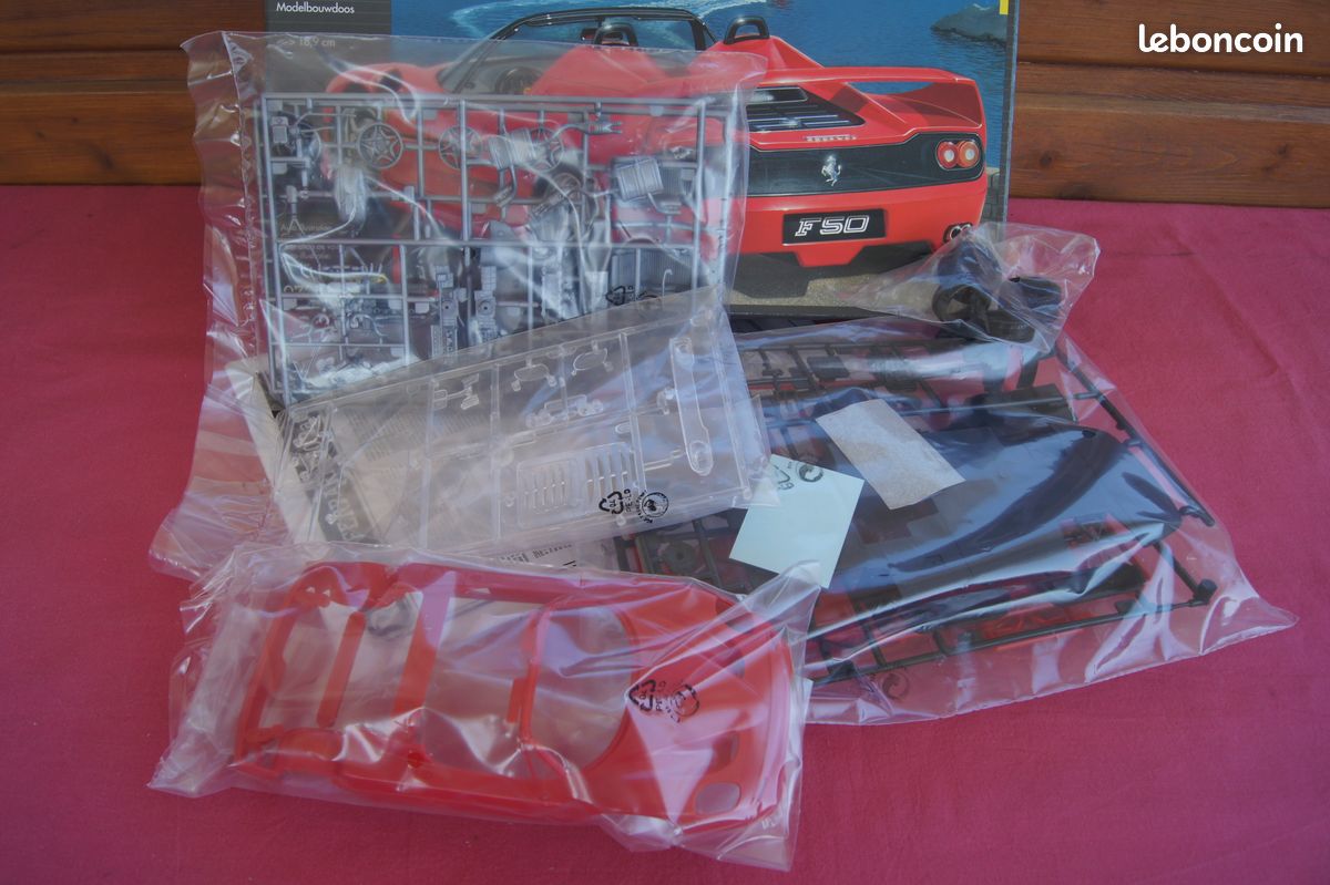 Maquette modèle réduit REVELL 1/24 FERRARI F50 Barchetta N°07376 