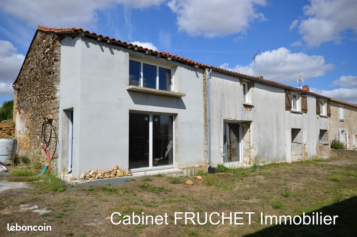 Maison 7 pièces 210 m² · à Saint-Germain-de-Prinçay · 210 m² · 179 500 €