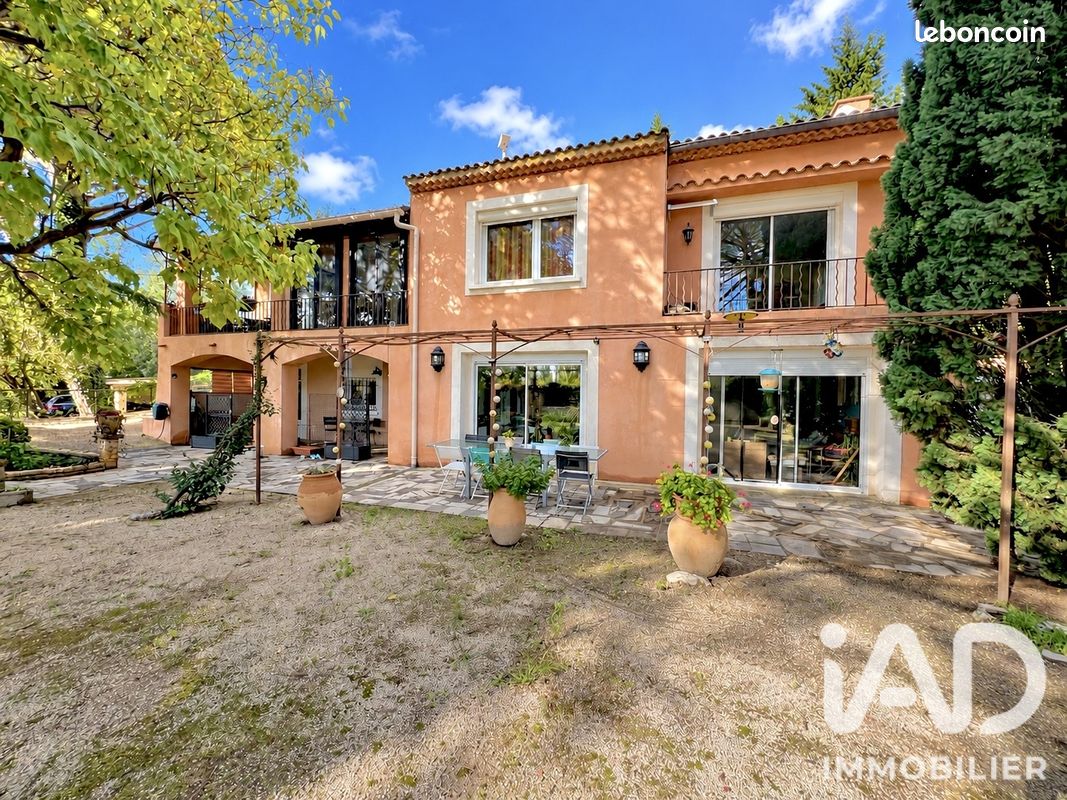 Maison 9 pièces 350 m² · à Avignon · 350 m² · 580 000 €