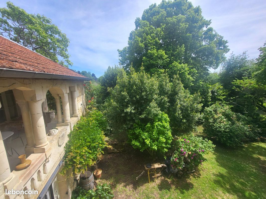 Maison 10 pièces 322 m² · à Targon · 322 m² · 900 000 €