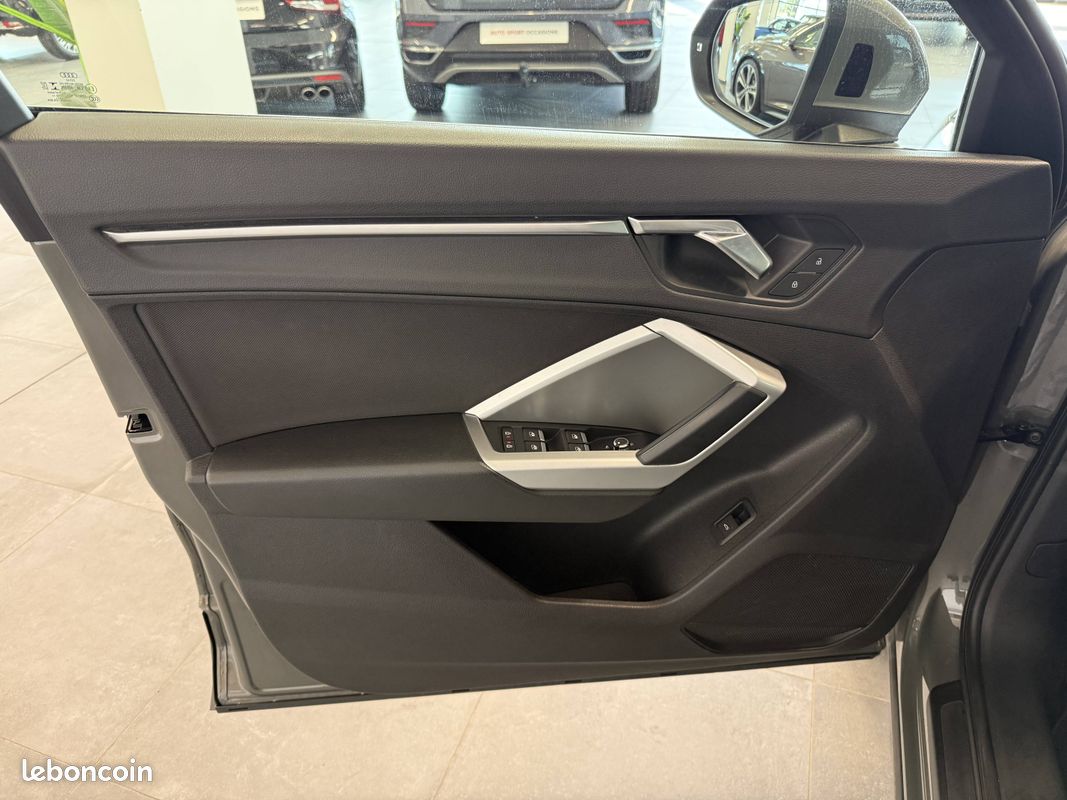 AUDI Q3 35 TDI 150 ch S tronic 7 Design (image 9)