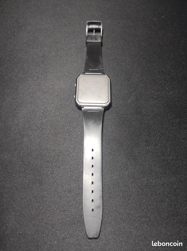 Montre Zelda Non Fonctionnelle - Pour Déco Ou Collection - Montre Bracelet Unisexe Occasion