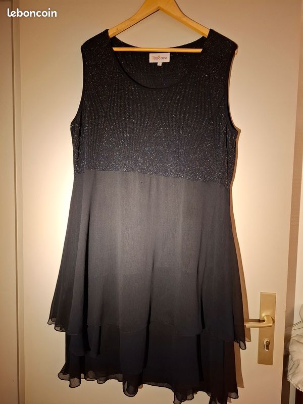 Robe Grise Brillante Taille 50 – Occasion En Très Bon état – Style T-shirt Mi-long