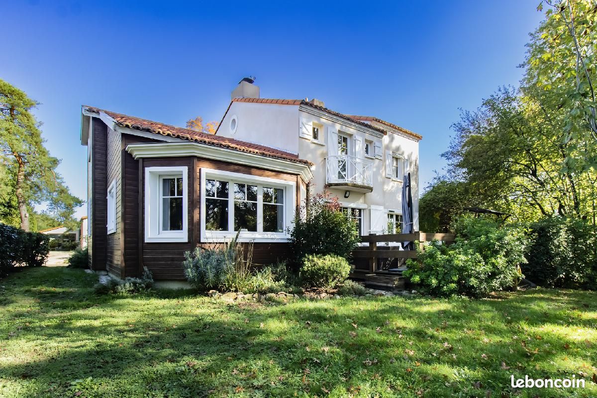 Maison 8 pièces 268 m² · à Vertou · 268 m² · 985 000 €