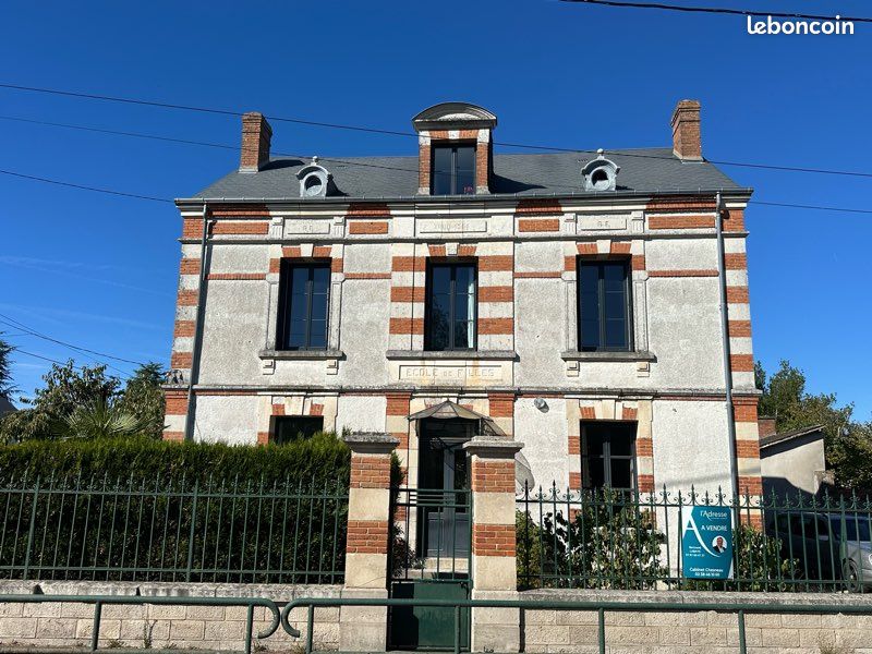 Maison 8 pièces 196 m² · à Tigy · 196 m² · 299 900 €