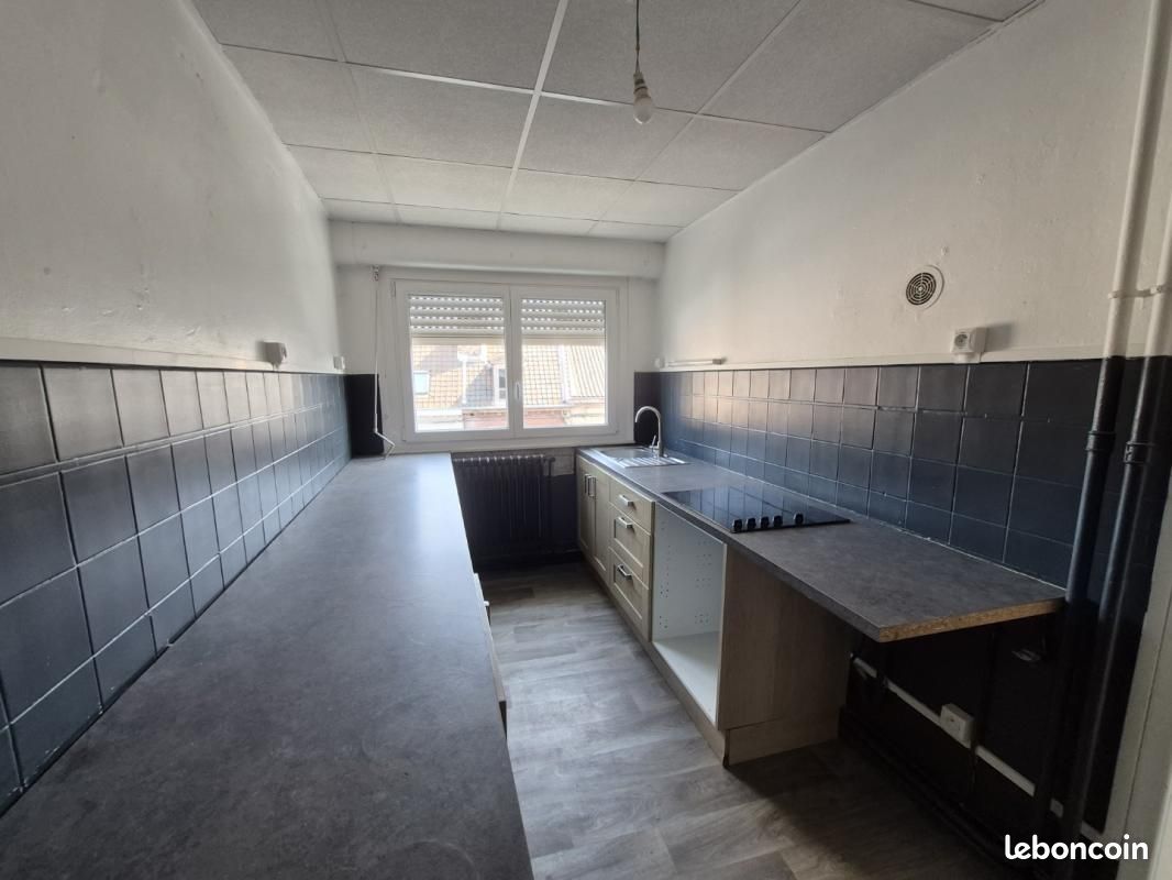 Appartement 4 pièces 90 m² · à Hénin-Beaumont · 90 m² · 700 €