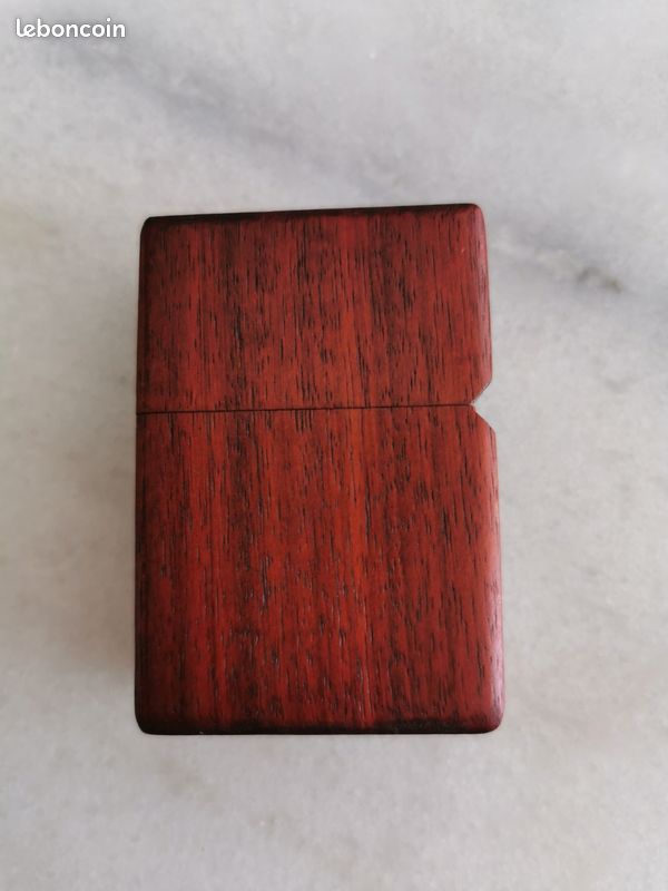 Briquet à essence avec sa boîte (image 4)