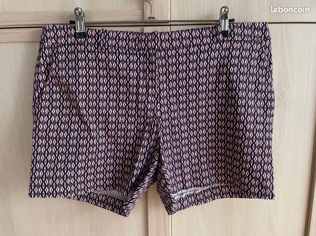 Short femme motif bleu marine et rouge Promod T 42 Vêtements