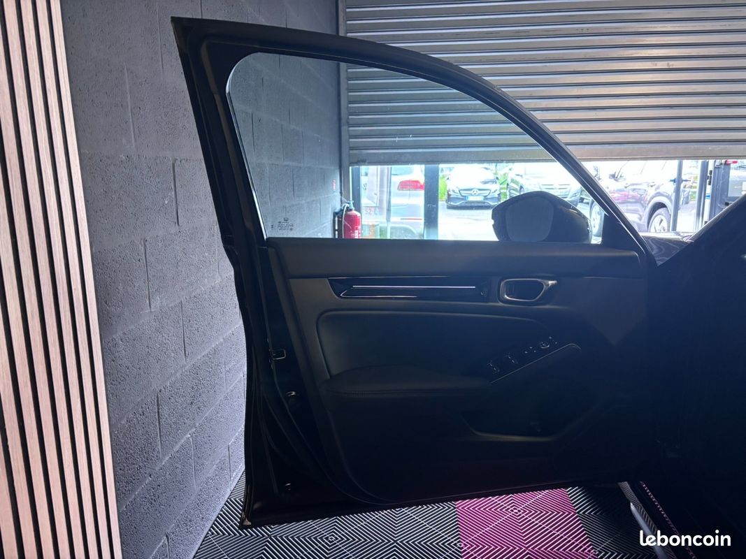HONDA CIVIC E:HEV 2.0 i-MMD Advance - Toit Ouvrant / BOSE (image 24)