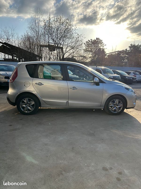 Renault scenic iii 1.6 dci 130 expression (image 4)
