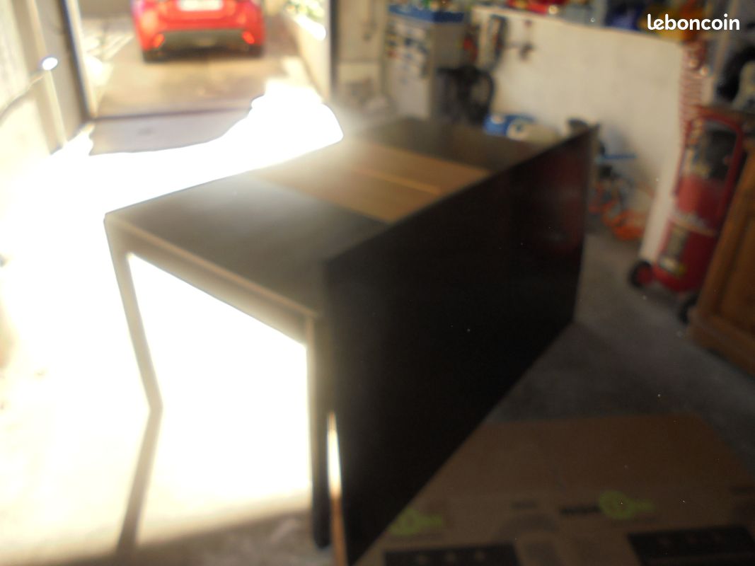 Table (image 6)