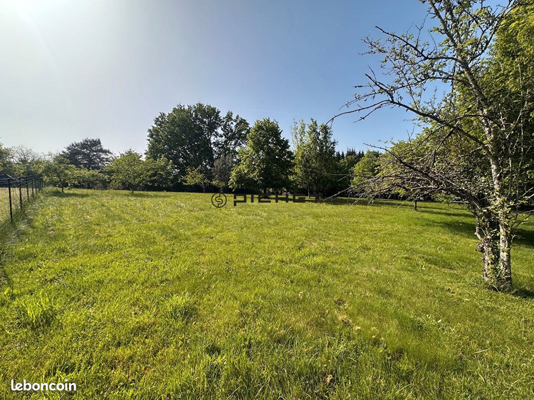 Terrain 9249 m² · à Boulazac Isle Manoire · 9 249 m² · 132 300 €