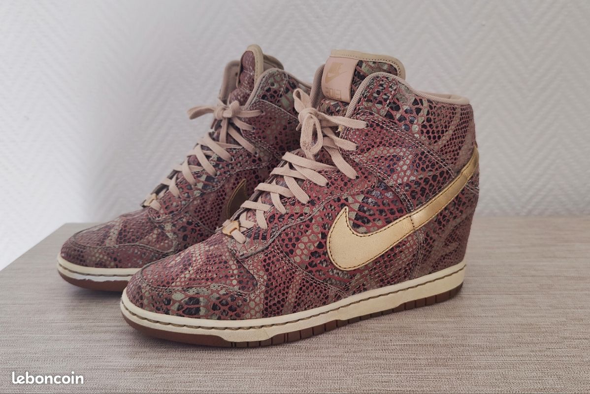 Baskets Nike WMNS Dunk Sky High Year of the Snake 2013 Portée