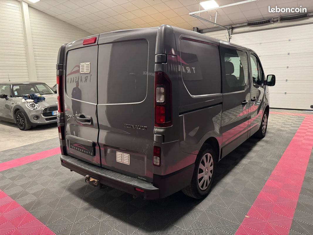 Renault TRAFIC 6 PLACES 140CH + Moteur à Chaine + Entretien OK (image 5)