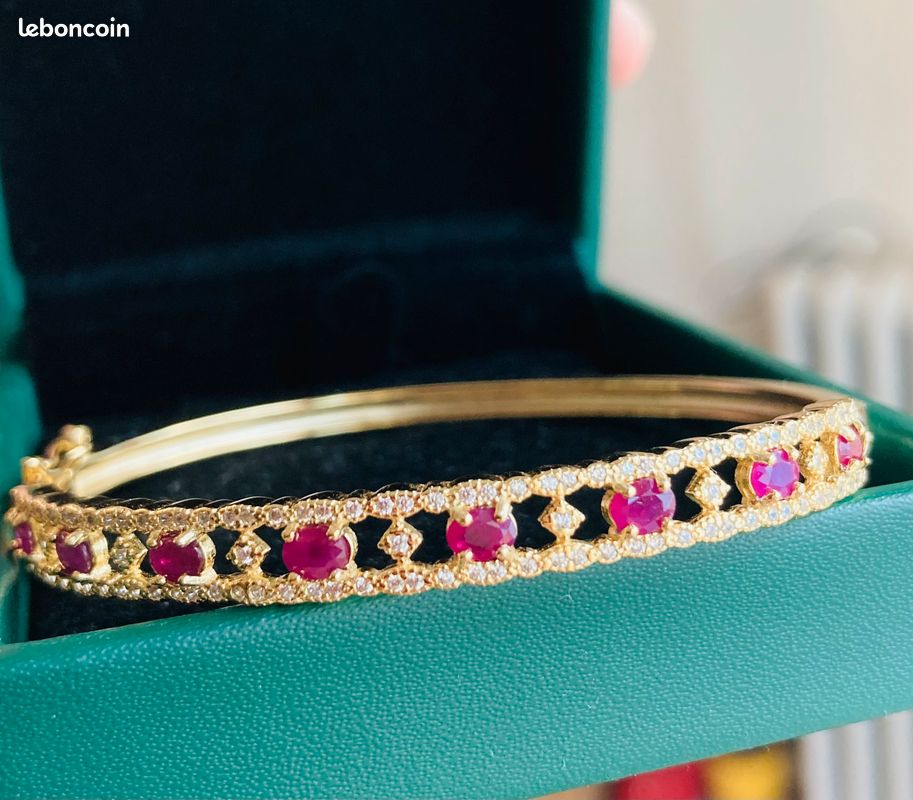 Luxe accessible au quotidien : Bracelet jonc en argent massif 925 plaqué or et #rubis naturels (Certificat) (image 1)