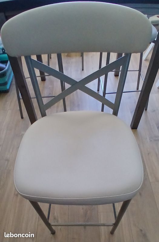 Table haute avec tabouret - 4 pieds (image 4)