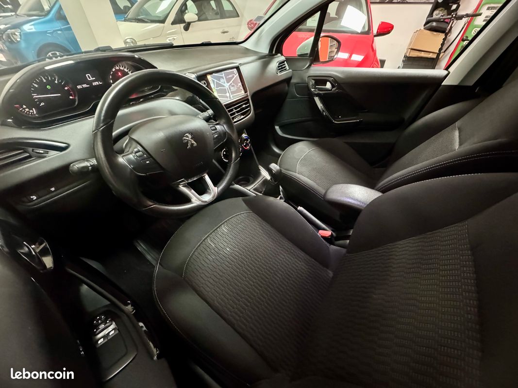 PEUGEOT 208 (2) BLUEHDI 100 S&S ACTIVE 5P 1ere main (image 4)