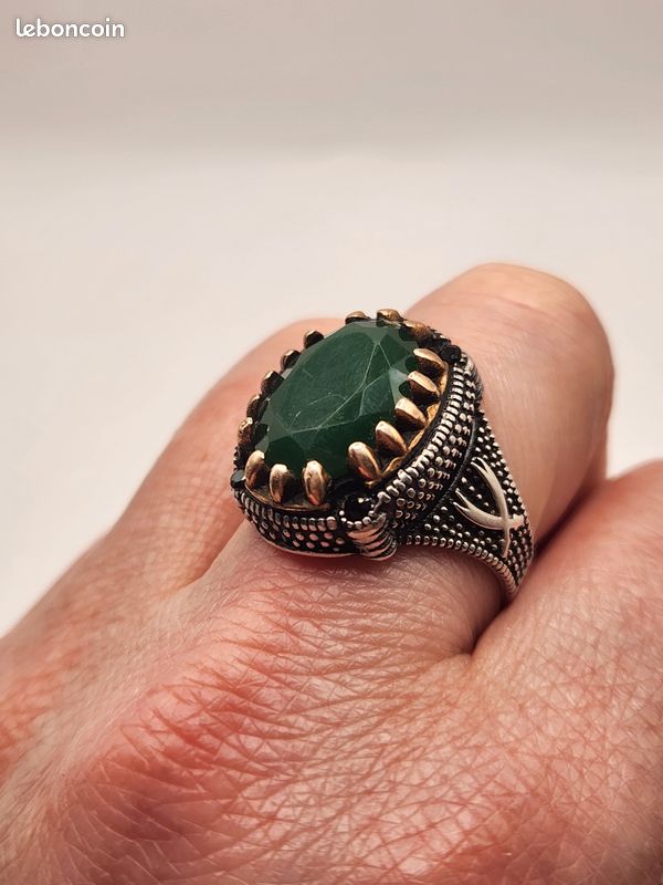Bague Ancienne Chevalière Argent Sculptée Avec Gemme Verte - Bijou Vintage Occasion