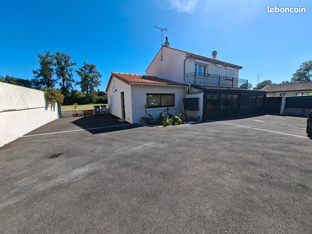 Maison 5 pièces 133 m² · à Magné · 133 m² · 265 000 €