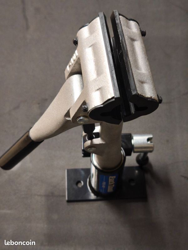 Support d'atelier double sans base Park Tool PRS-2.3.2 Support d'atelier double sans base Park Tool PRS-2.3.2
