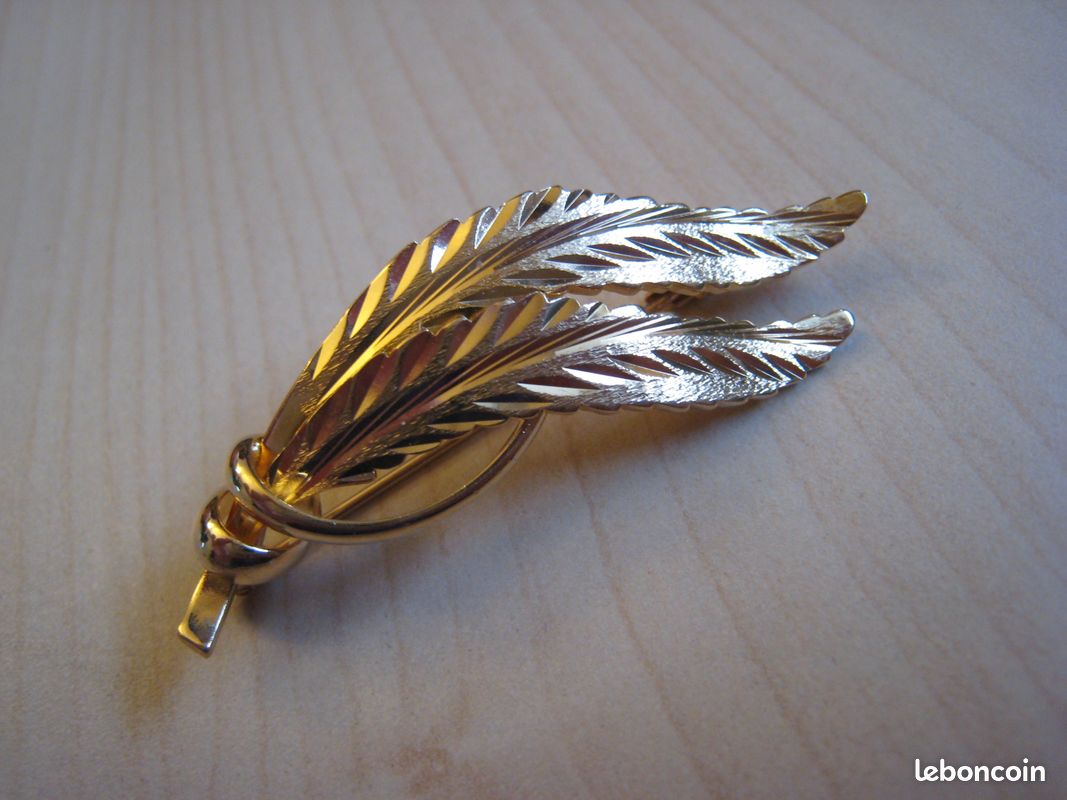 Broche Ancienne Vintage En Métal Doré Motif Feuilles - Occasion