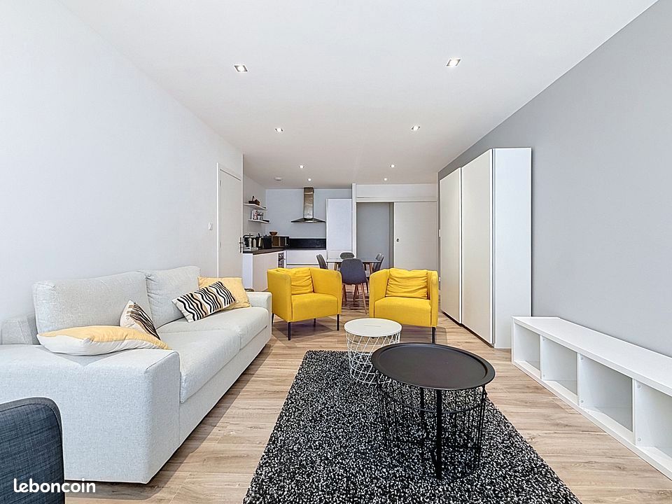 Appartement 4 pièces 82 m² · à Lille · 81,7 m² · 1 300 €/mois
